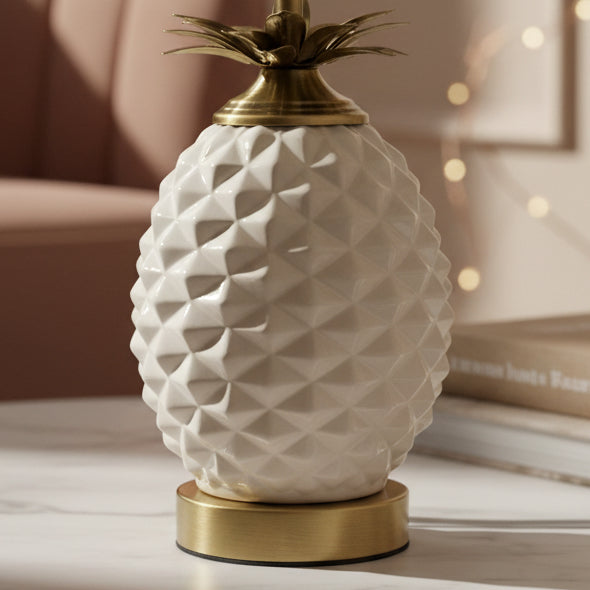 White pineapple table lamp
