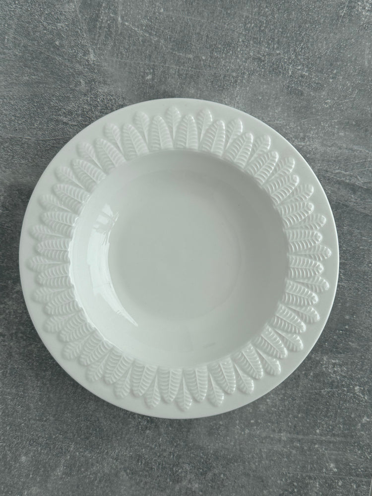 Flowered deep plate